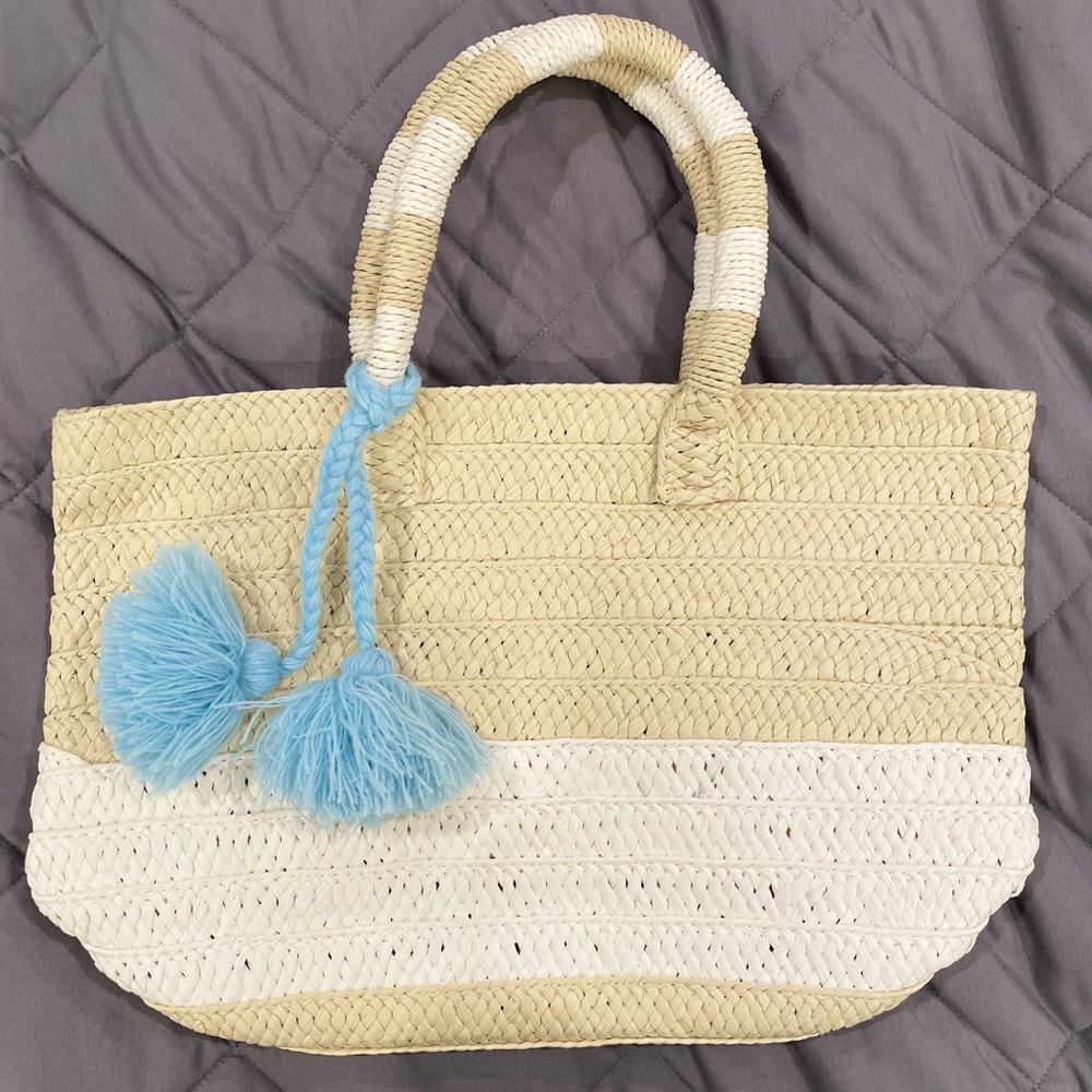 Altru straw bag